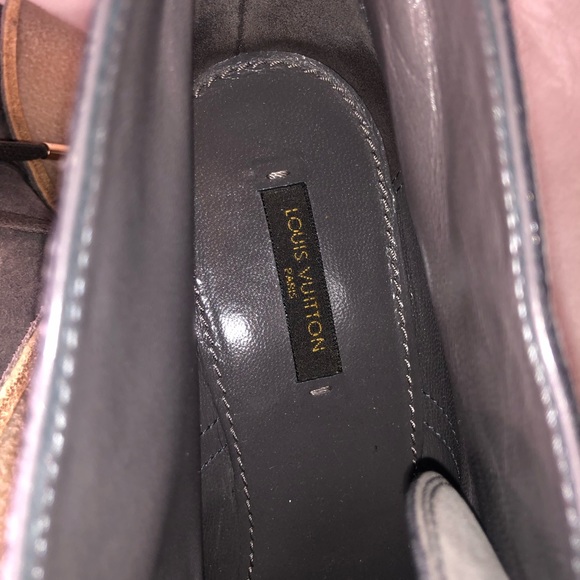 LOUIS VUITTON GREY BOOTS - Picture 5 of 5